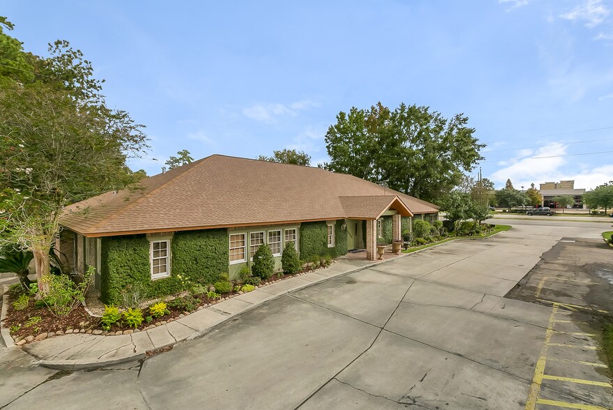 More Photos Of 629 N Highway 190, Covington Restaurant For Sale