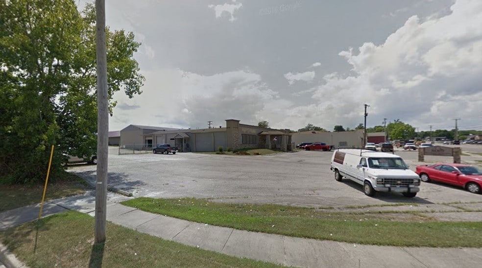 More Photos Of 948 E Franklin St, Dayton Office For Lease