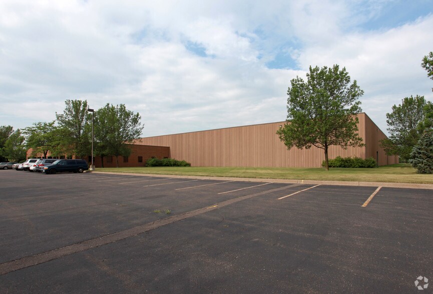 Primary Photo Of 7509 Boone Ave N, Brooklyn Park Distribution For Lease