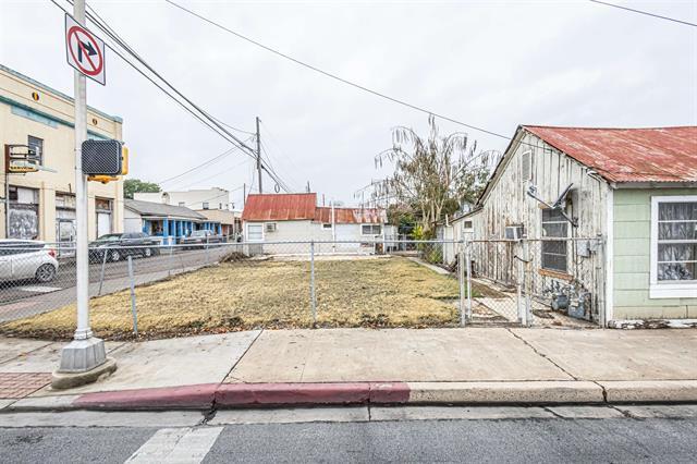 More Photos Of 1502 Lincoln St, Laredo General Retail For Sale