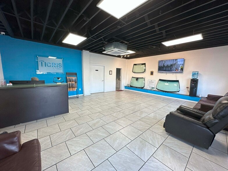 More Photos Of 1054 El Camino Ave, Sacramento Freestanding For Sale