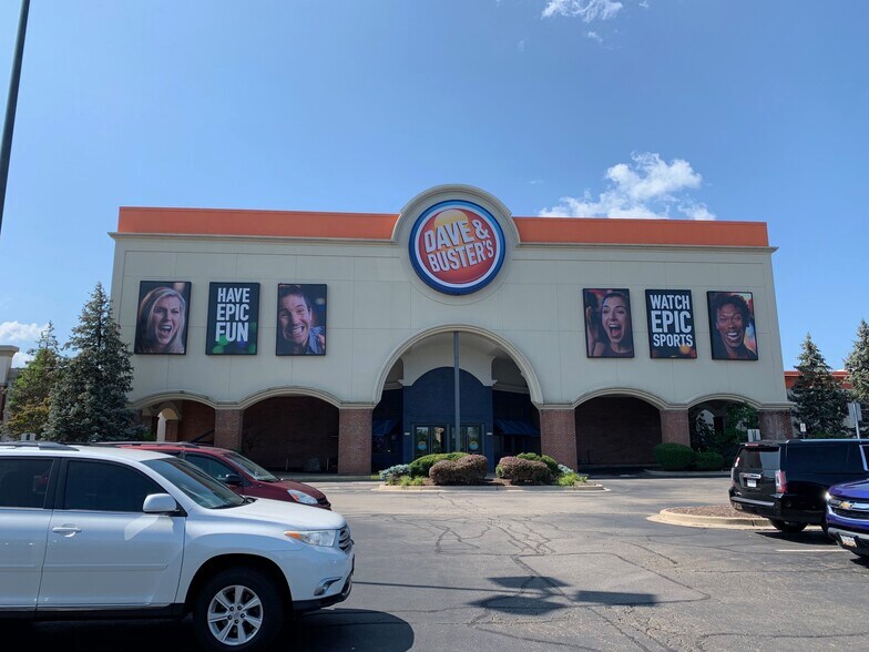 More Photos Of 11755-11925 Commons Dr, Springdale Unknown For Lease