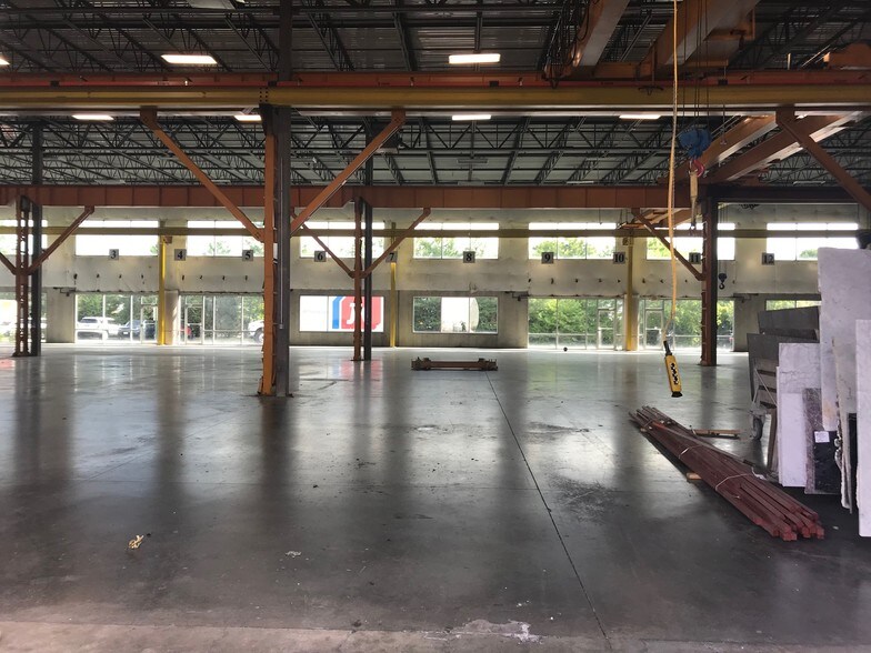 More Photos Of 22930 Quicksilver Dr, Sterling Warehouse For Lease