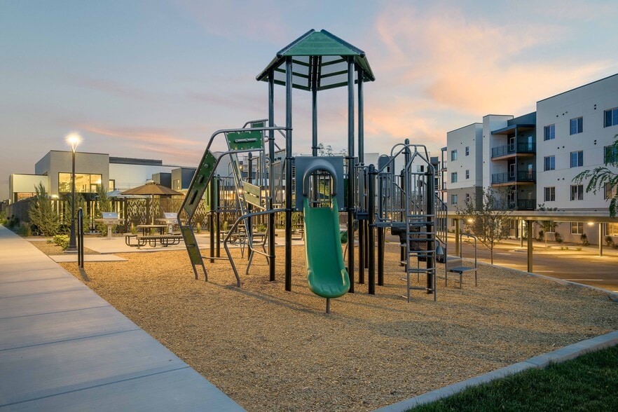 More Photos Of 2552 E Gowen Rd, Boise Apartments For Sale