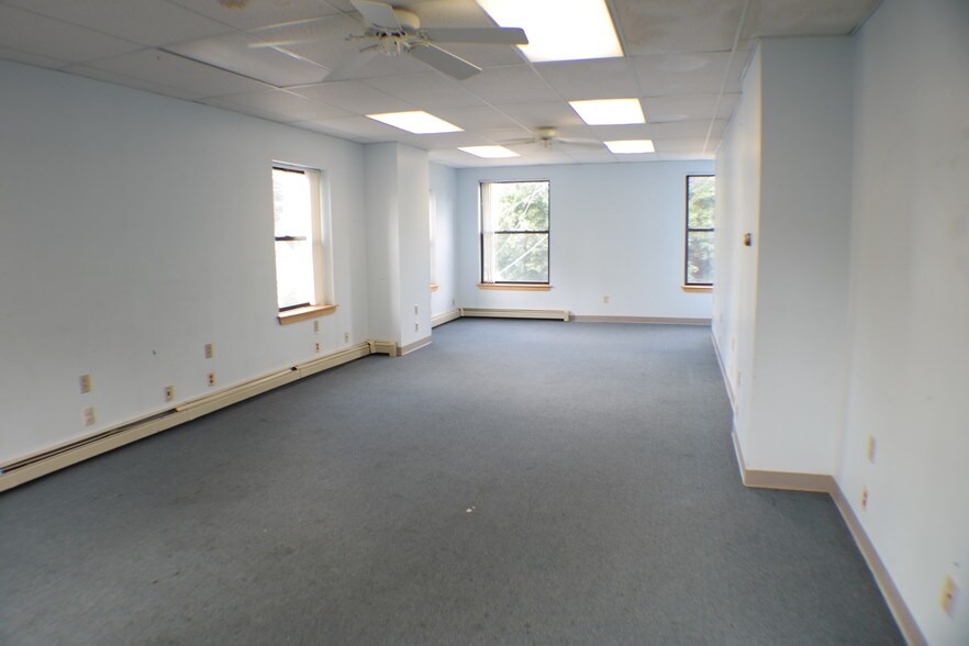 More Photos Of 117-123 Mill St, Orono Office Residential For Sale