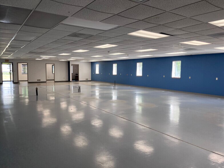 More Photos Of 12 South Ave, Sewickley Warehouse For Lease