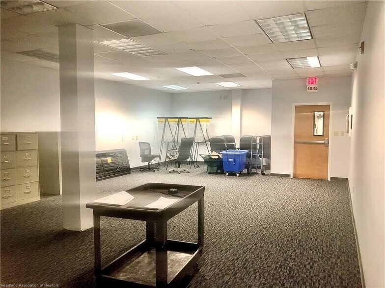 More Photos Of 7 Lykes Rd, Lake Placid Office For Lease