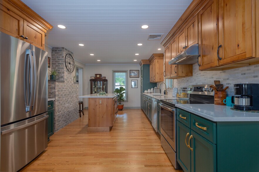 More Photos Of 73 Little York Rd, Warwick Garden Center For Sale