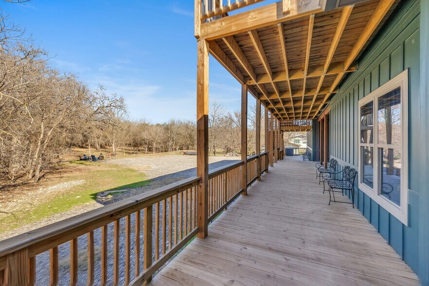 More Photos Of 220 W FM 473, Comfort Storefront Retail Office For Lease