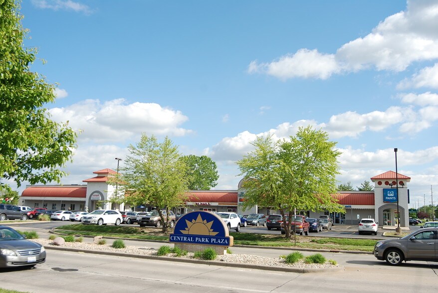 More Photos Of 1333 Central Park Dr, O'Fallon Freestanding For Lease