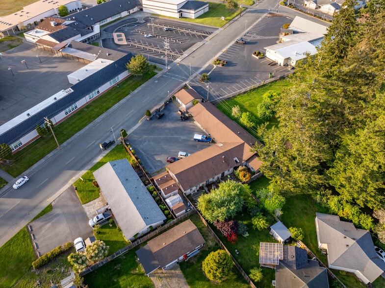 More Photos Of 542 Pacific Ave, Brookings Multifamily For Sale
