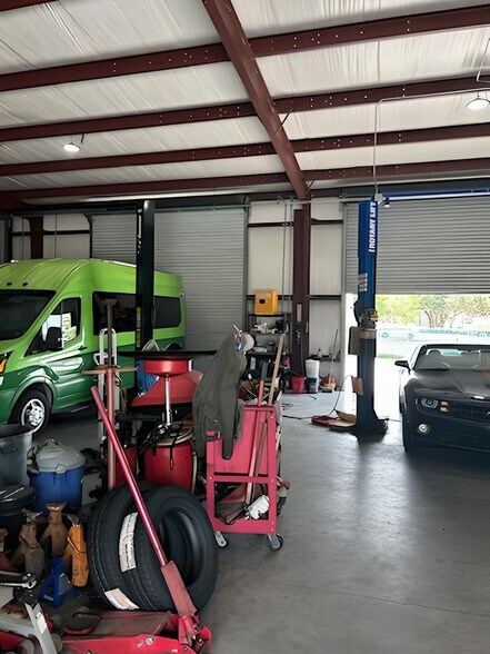 More Photos Of 1505 E Hooker St, Bartow Auto Repair For Sale