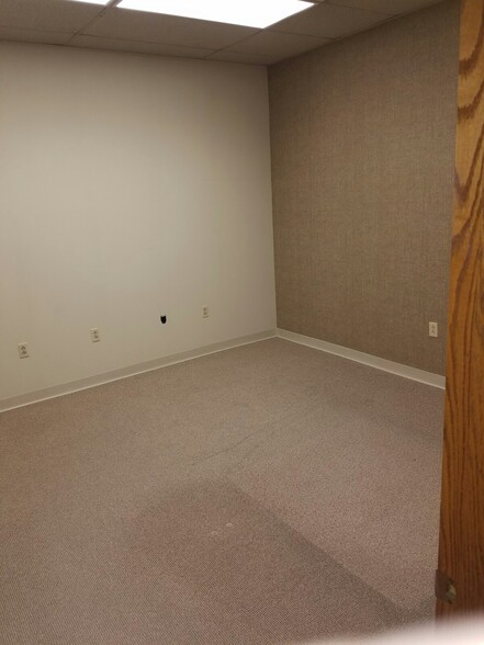 More Photos Of 201 3rd St, Parkersburg Office For Sale