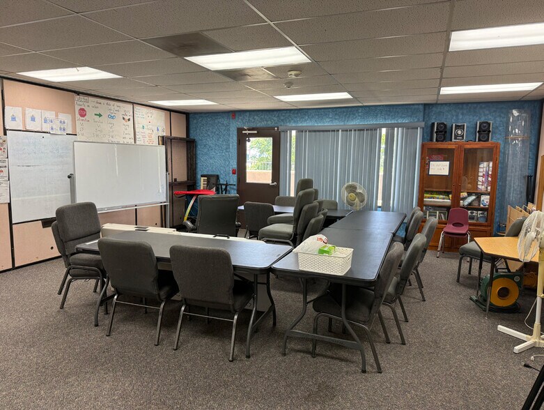 More Photos Of 1504 Taber St, Corona Religious Facility For Lease