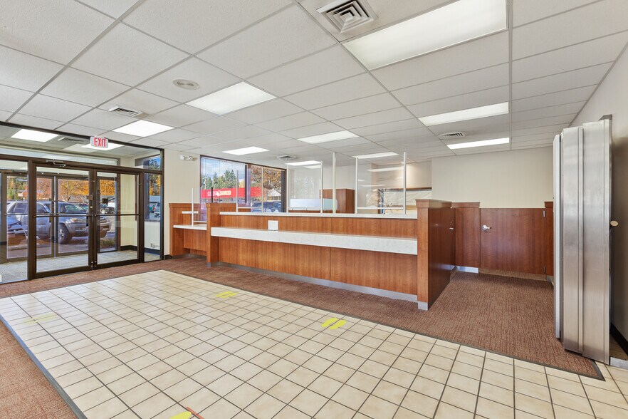 More Photos Of 5513 Highway 2, Priest River Bank For Lease