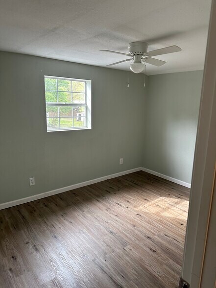 More Photos Of 2001 E 20th St, Hooks Apartments For Sale