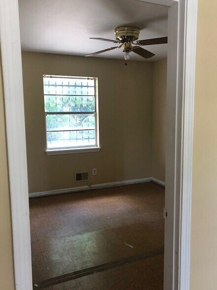 More Photos Of 1733 Brownsboro Rd, Louisville Storefront Retail Office For Lease