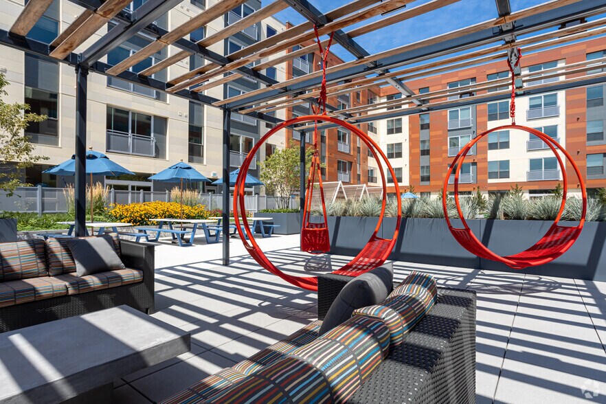 More Photos Of 190 Pleasant St, Malden Apartments For Lease