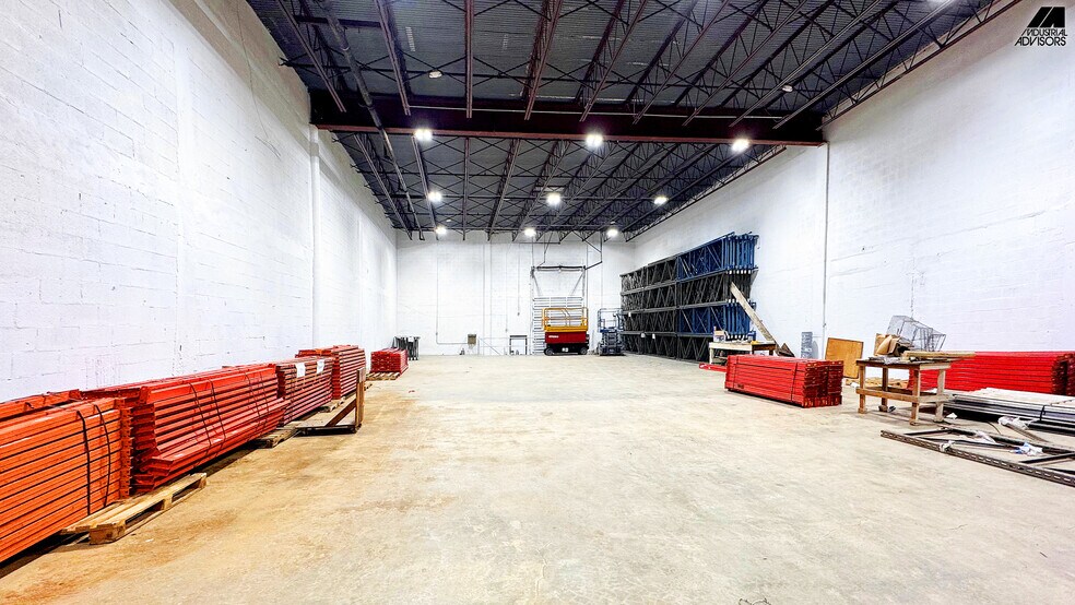 More Photos Of 7435 W 20th Ave, Hialeah Warehouse For Lease