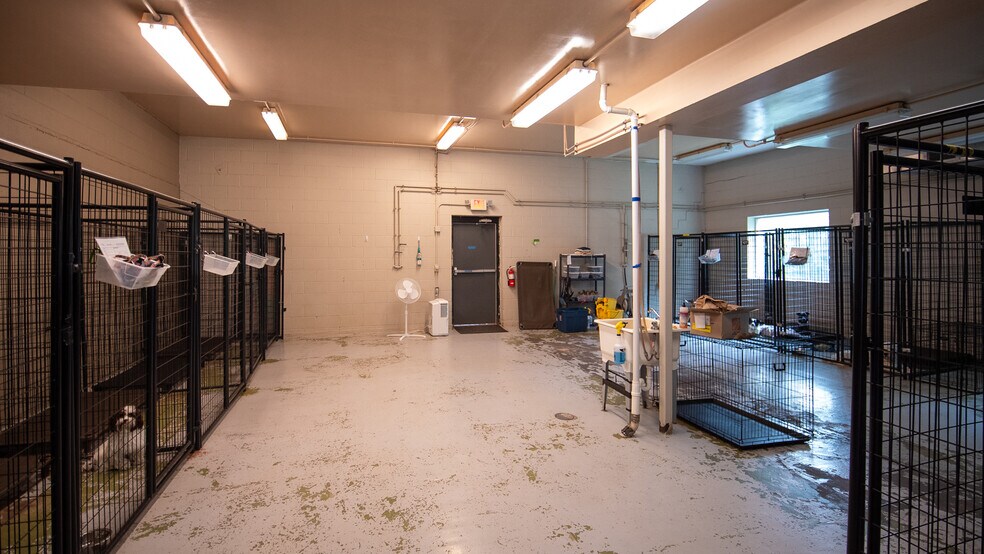 More Photos Of 608 7th St NW, Rochester Office For Lease