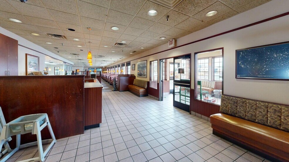 More Photos Of 2010 Overland Ave, Billings Restaurant For Sale