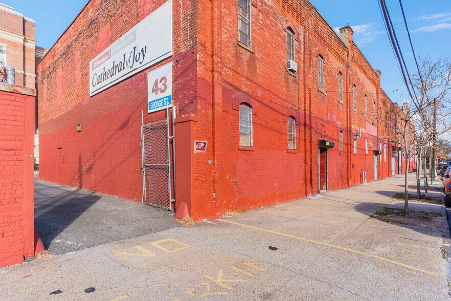 More Photos Of 43 George St, Brooklyn Religious Facility For Sale