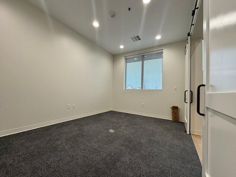 More Photos Of 1400 N Coit Rd, McKinney Office For Sale