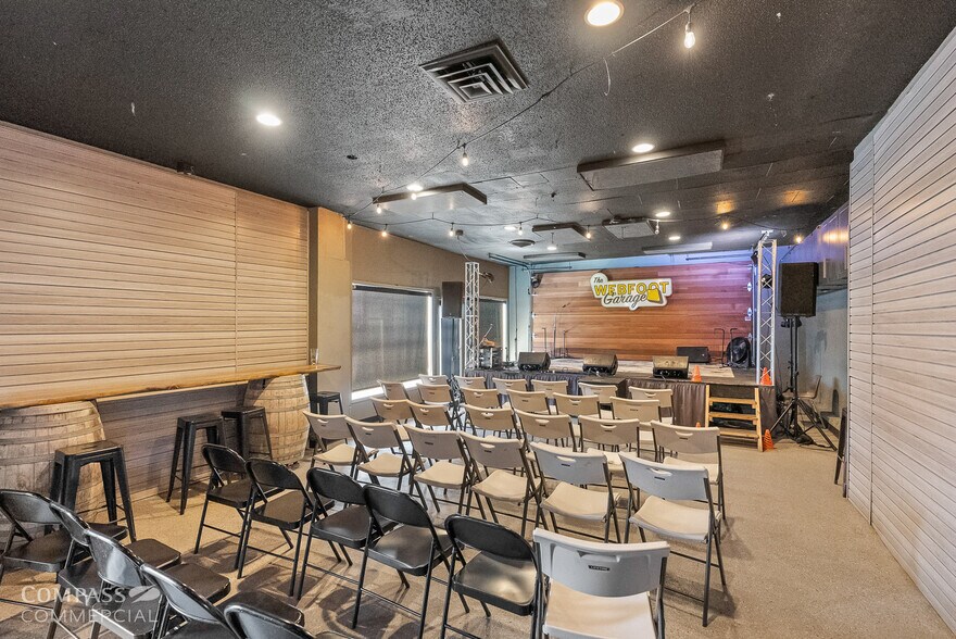 More Photos Of 24 NW Greenwood Ave, Bend Restaurant For Sale