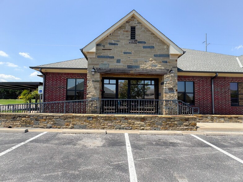 More Photos Of 9212 N Kelley Ave, Oklahoma City Office For Sale
