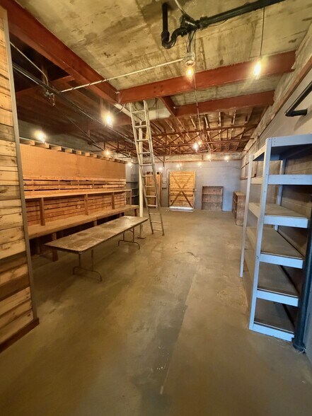 More Photos Of 105 S Main St, Quitman Storefront Retail Office For Sale