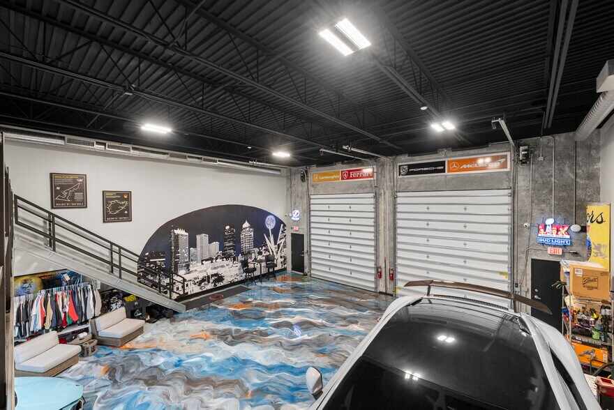 More Photos Of 1111 N 34th St, Tampa Self Storage For Sale