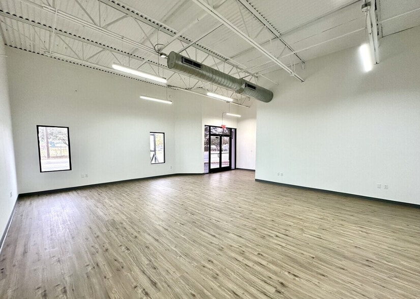 More Photos Of 5260 Rittiman Rd, San Antonio Light Distribution For Sale