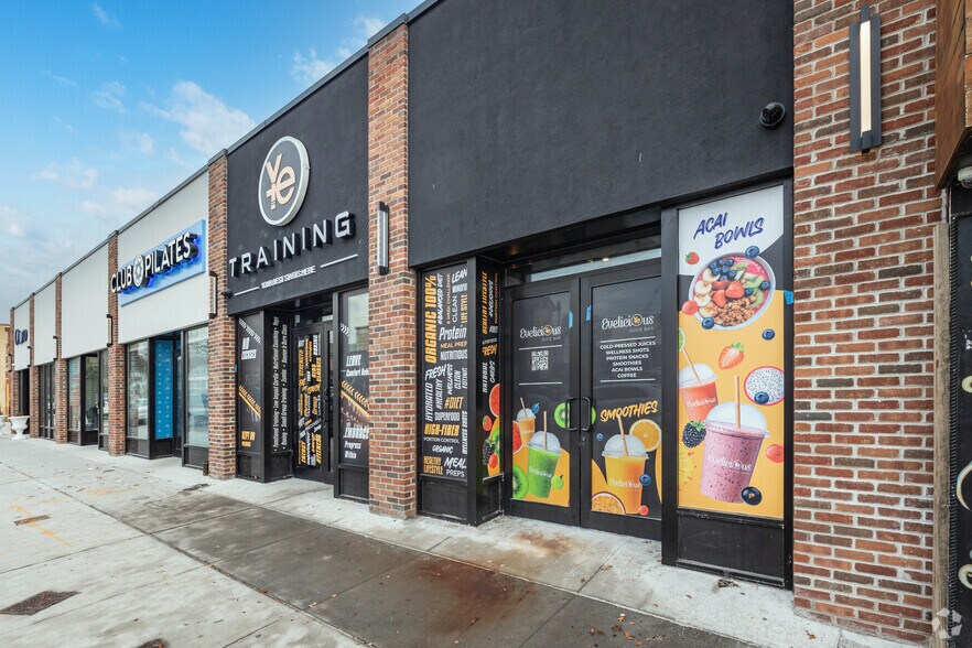 More Photos Of 17924 Union Tpke, Fresh Meadows Storefront For Sale
