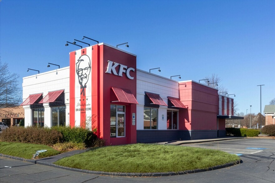 Primary Photo Of 321 E Woodlawn Rd, Charlotte Fast Food For Lease