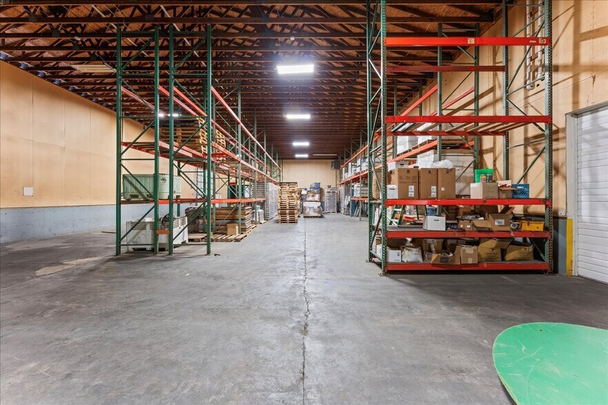 More Photos Of 3151 Waconda Rd NE, Gervais Warehouse For Lease