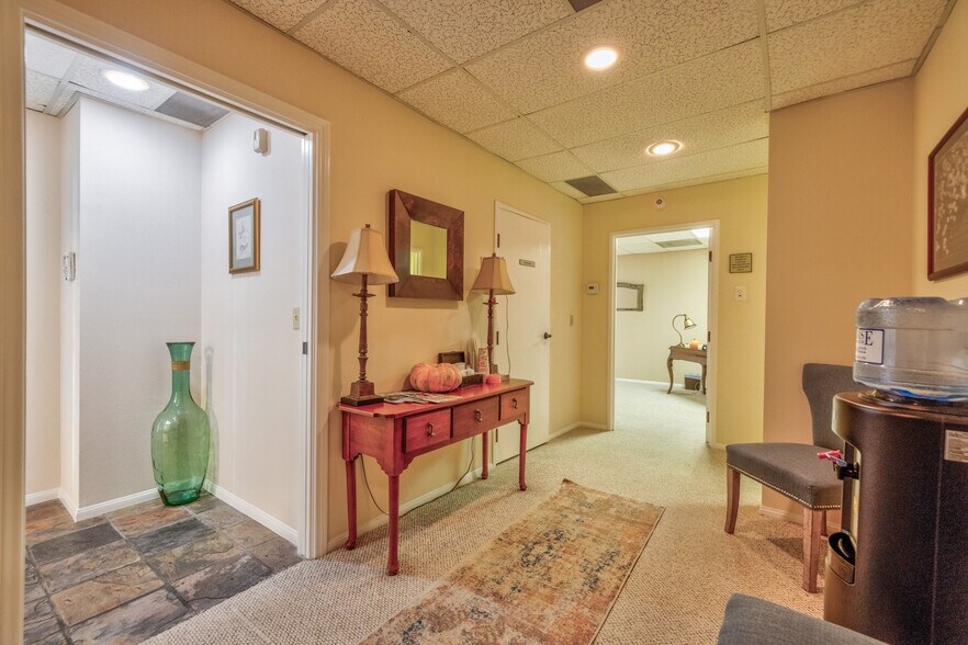 More Photos Of 16336 Whittier Blvd, Whittier Medical For Sale