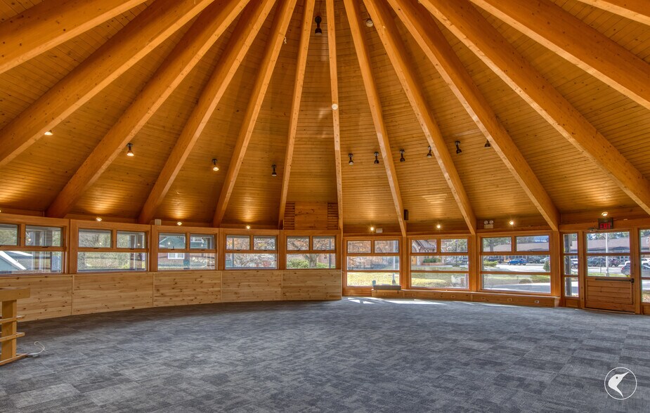 More Photos Of 2345 Saranac Ave, Lake Placid Flex For Sale