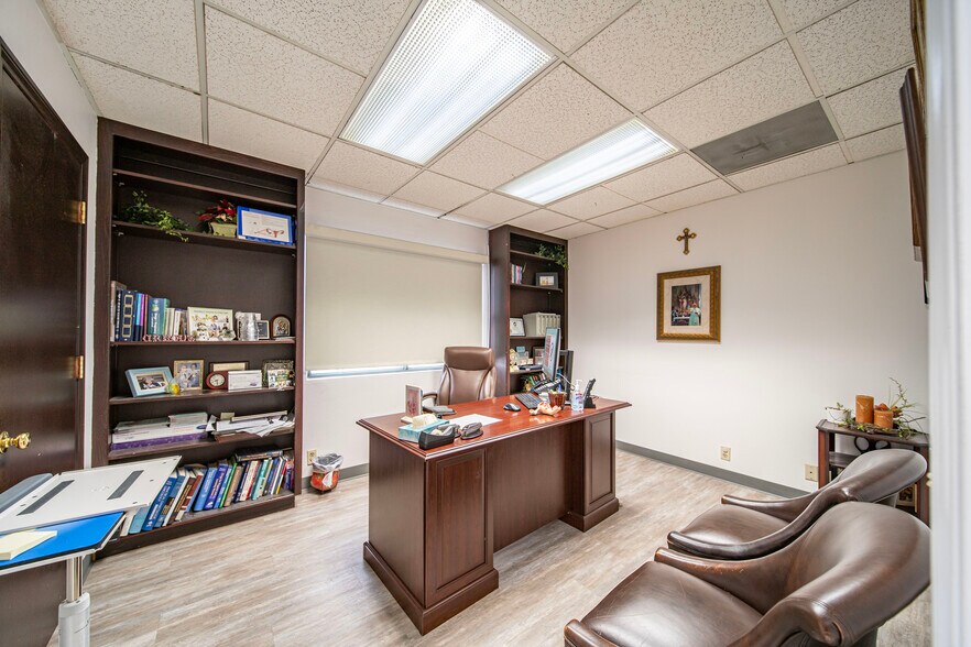 More Photos Of 315 E Route 66, Glendora Healthcare For Lease