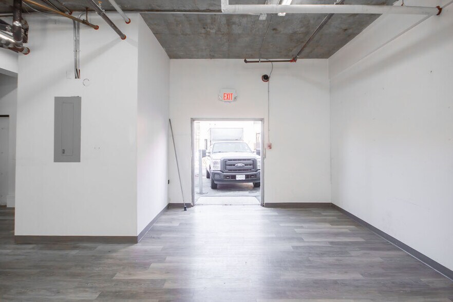 More Photos Of 873-883 E Hastings St, Vancouver Office For Lease