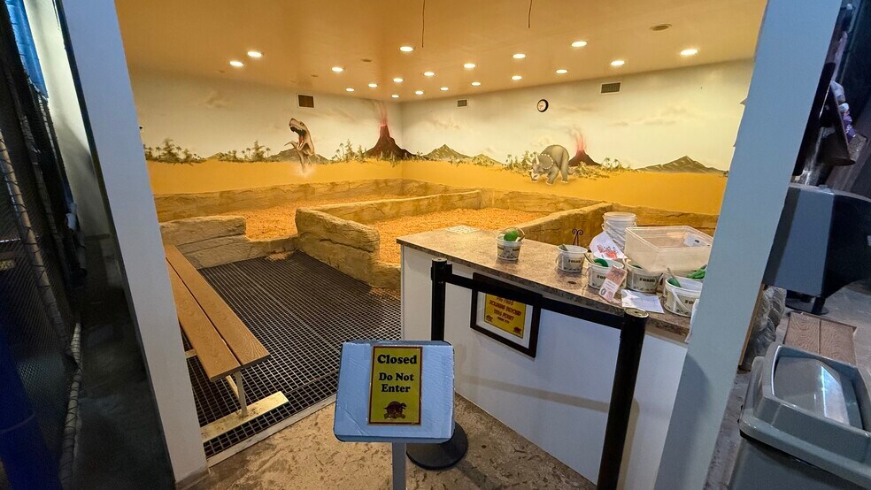 More Photos Of 1381 Dinosaur trail, Drumheller Storefront For Sale