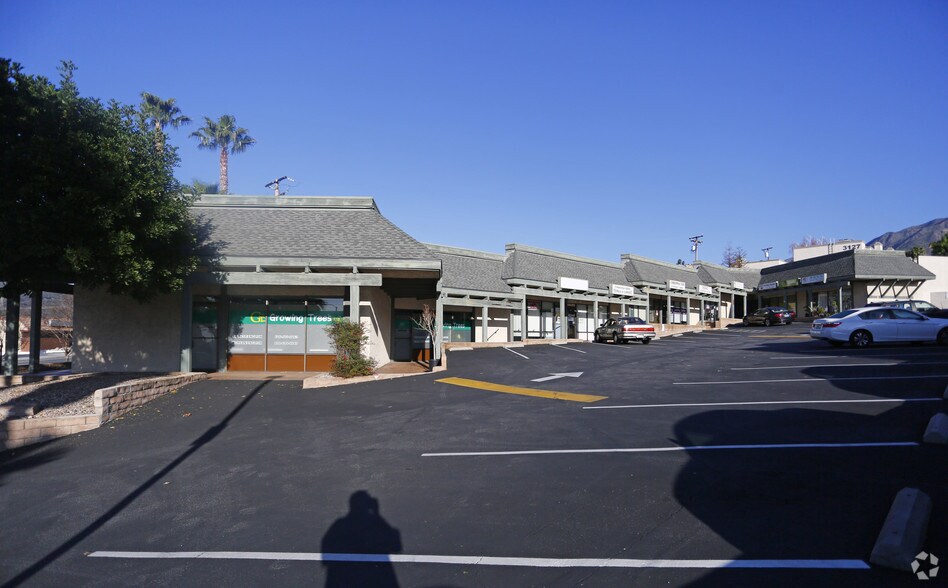 Primary Photo Of 3129-3131 Foothill Blvd, La Crescenta Storefront Retail Office For Lease