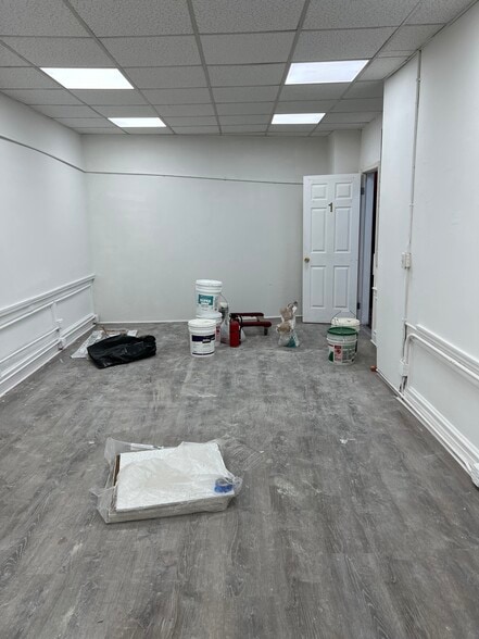 More Photos Of 82-07 Roosevelt Ave, Jackson Heights Storefront Retail Office For Sale