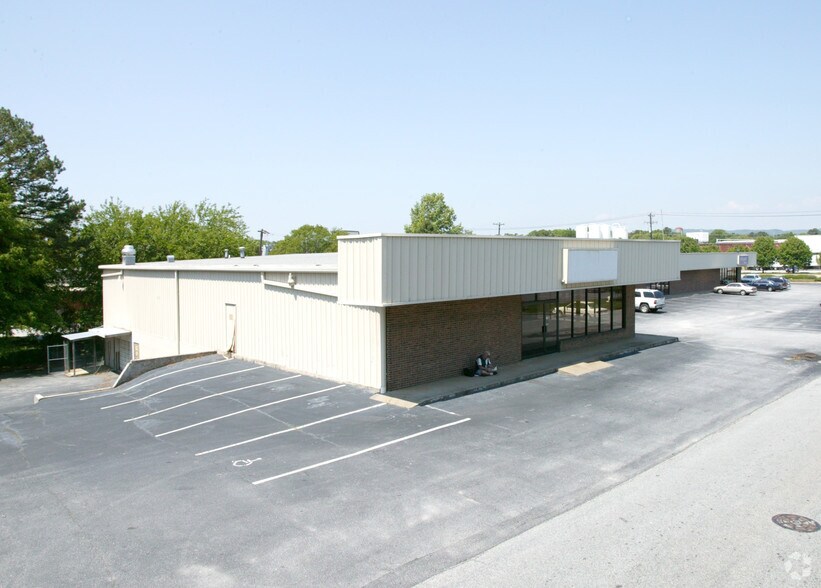 More Photos Of 2854 Wade Hampton Blvd, Taylors Storefront Retail Office For Lease