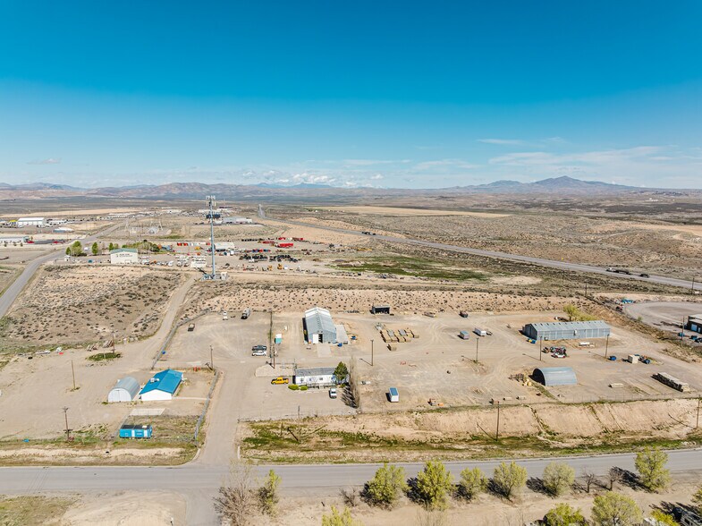 More Photos Of 824 Poplar St, Carlin Industrial For Sale