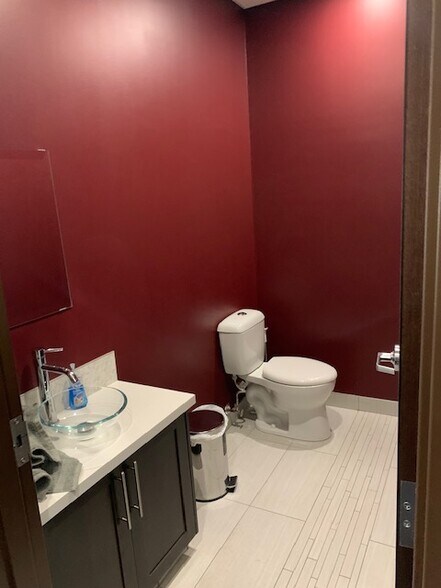 More Photos Of 15 Carlton Dr, St. Albert Flex For Sale