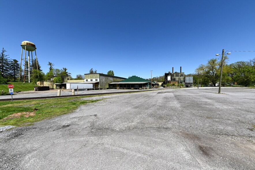 More Photos Of 164 Eyster Rd, Halltown Manufacturing For Sale