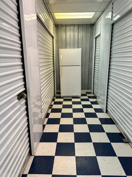 More Photos Of 92 Woodsdale Dr, Holiday Island Self Storage For Sale
