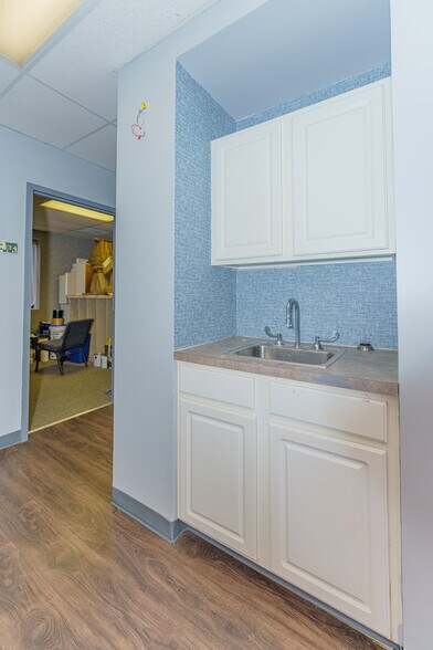 More Photos Of 961-963 State Route 146, Clifton Park Medical For Lease