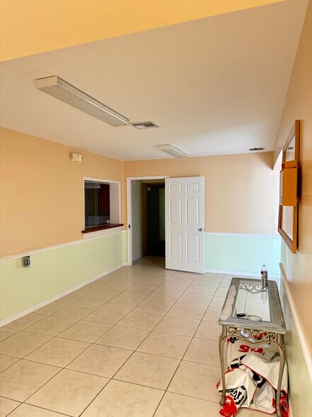 More Photos Of 706 N 7th St, Fort Pierce Office For Lease