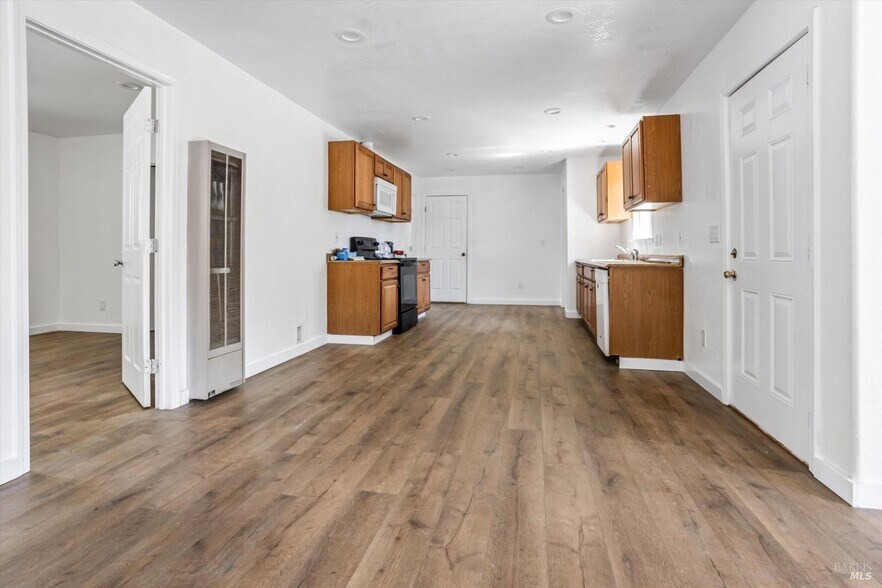 More Photos Of 31211 Highway 128, Cloverdale Apartments For Sale